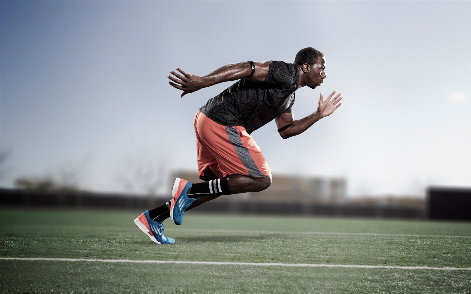 西亚卡姆，季后赛的恒压电源，在喧嚣之夜点亮胜利方程式