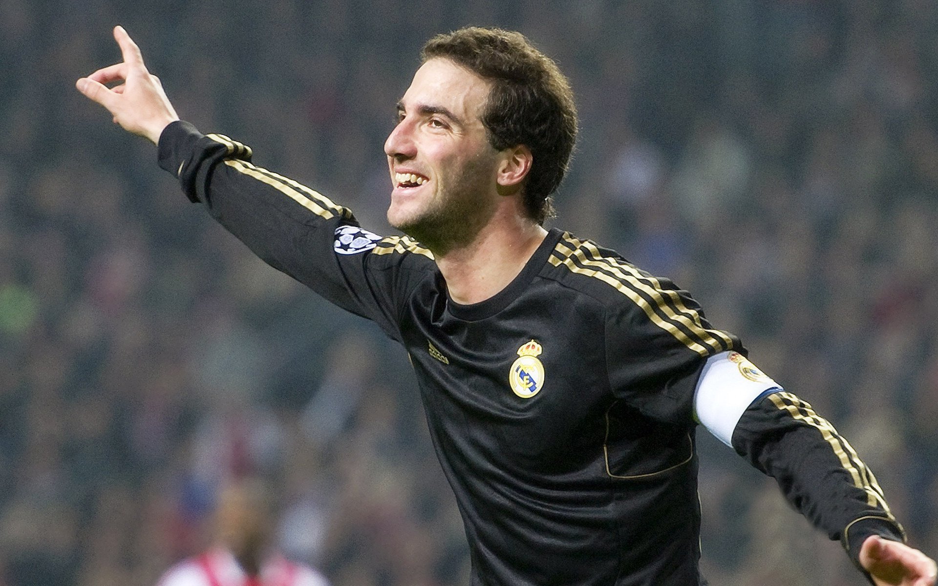 突尼斯防守锁死哥伦比亚，布雷默在意甲焦点战接管比赛，现代足球防守艺术的两种极致表达